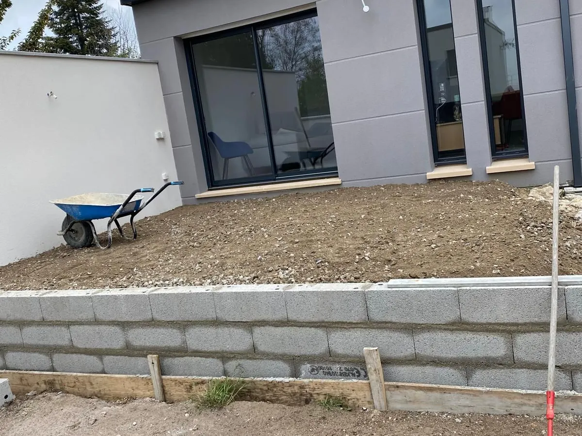 Chantier de rénovation livré et nettoyé, prêt à emménager